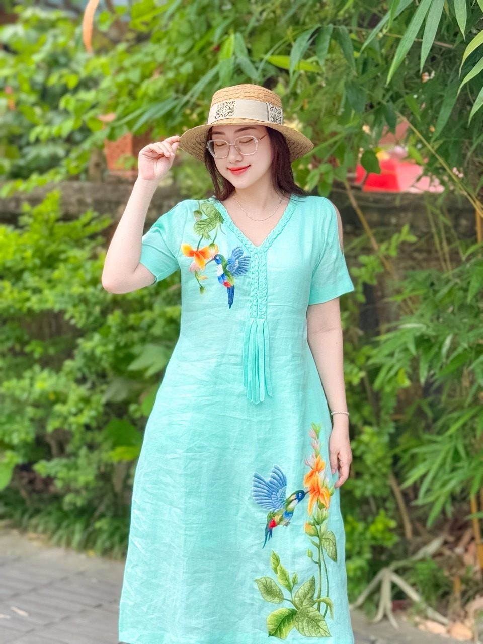 The humming bird embroidered linen dresses