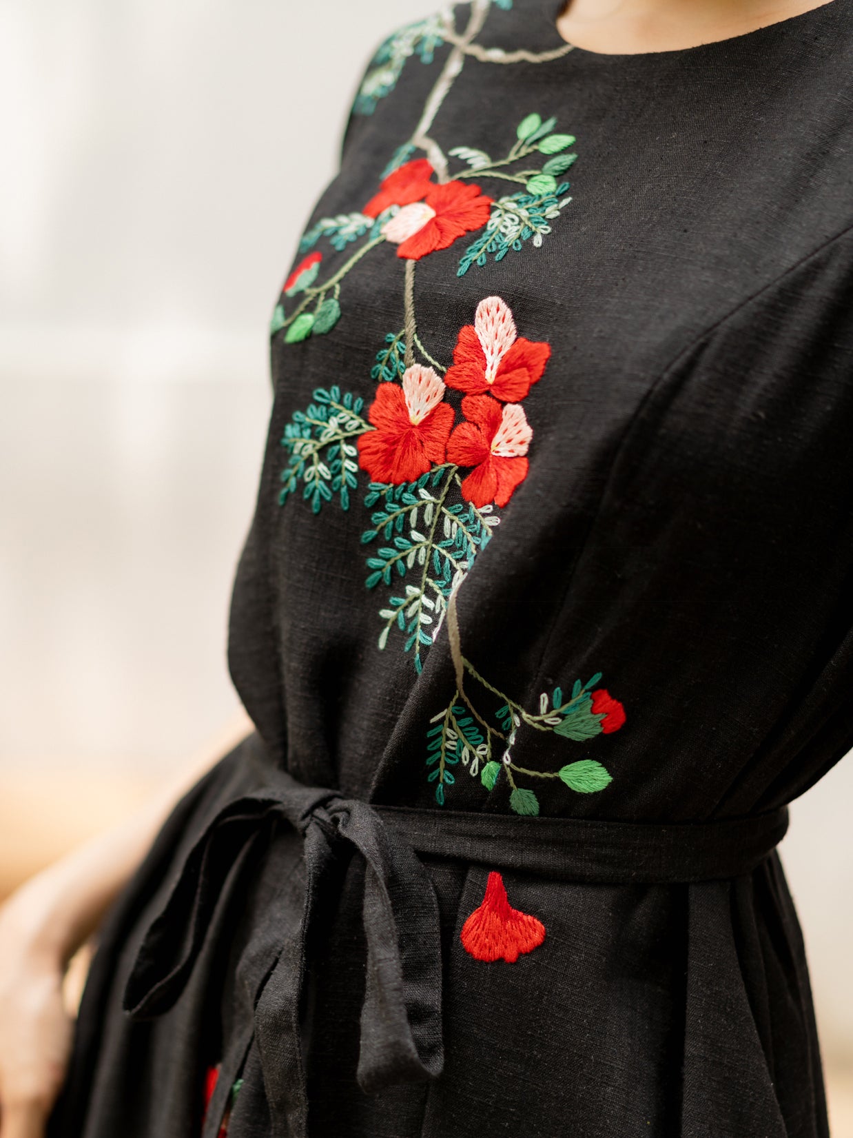 The phoenix flower embroidered linen dresses