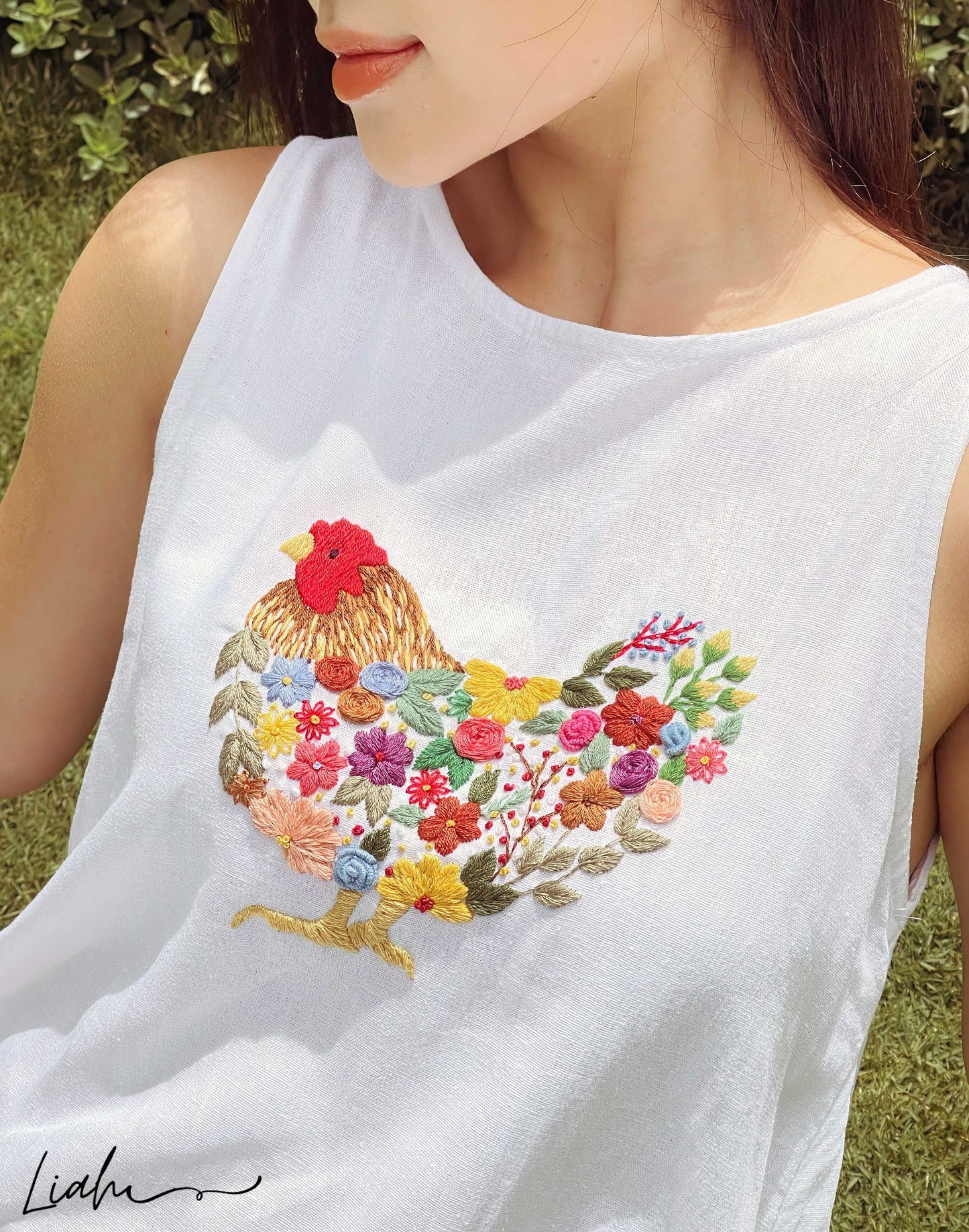 The hen embroidered linen dress