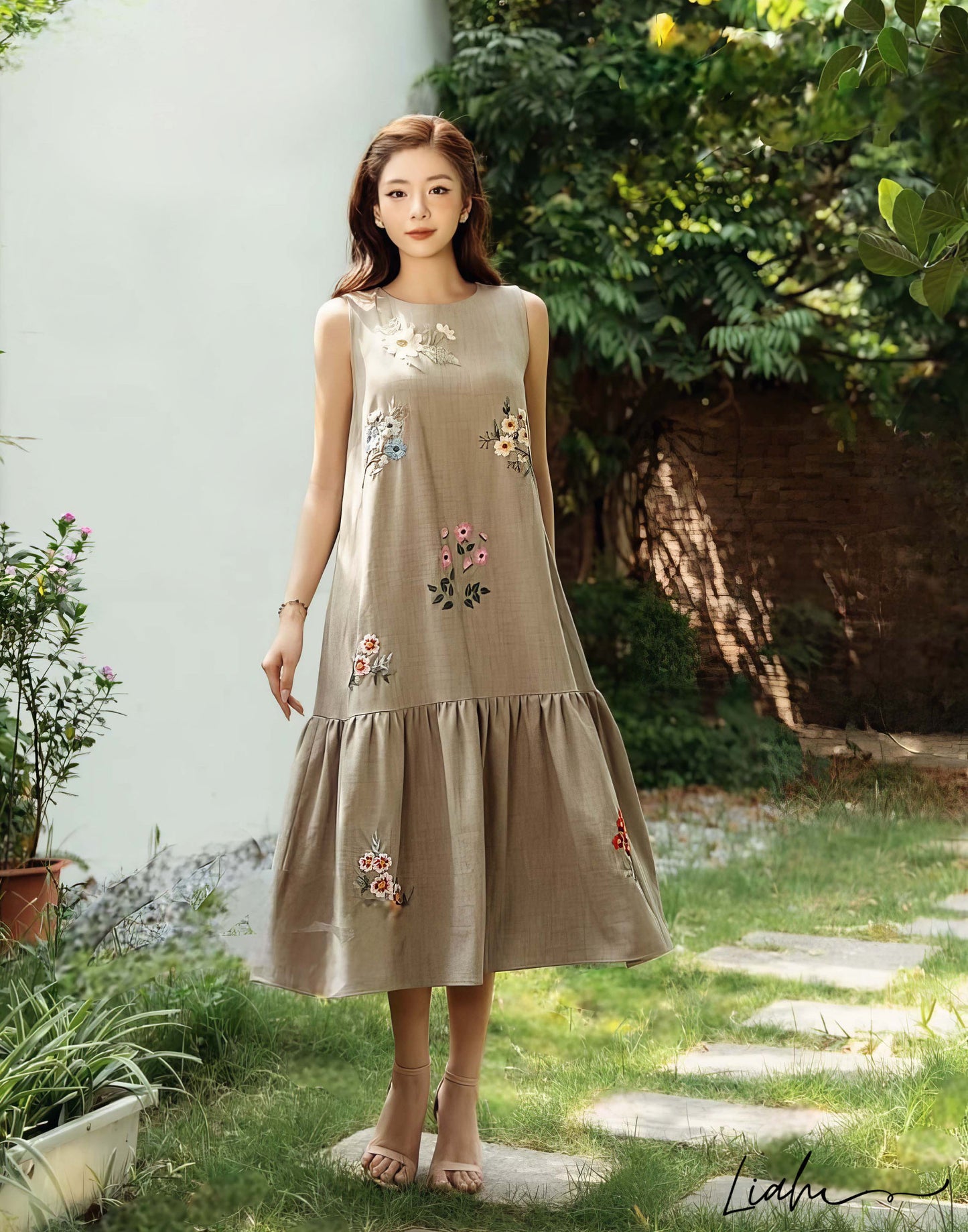 The floral embroidered linen dress