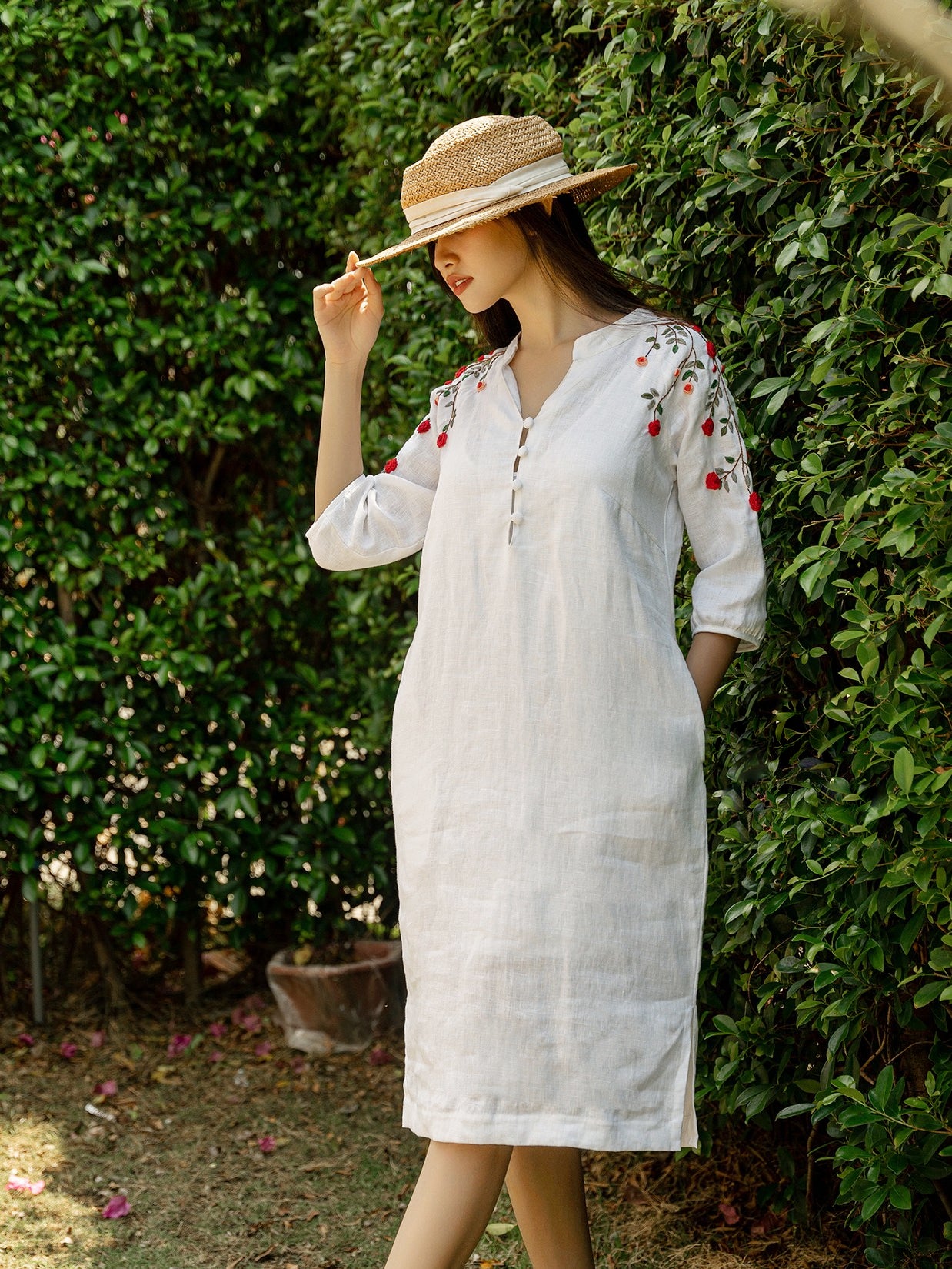 The red rose embroidered linen dresses