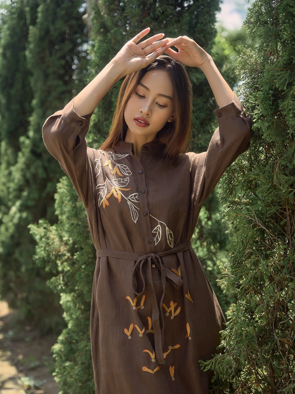 The dipterocarpus retusus embroidered linen dresses