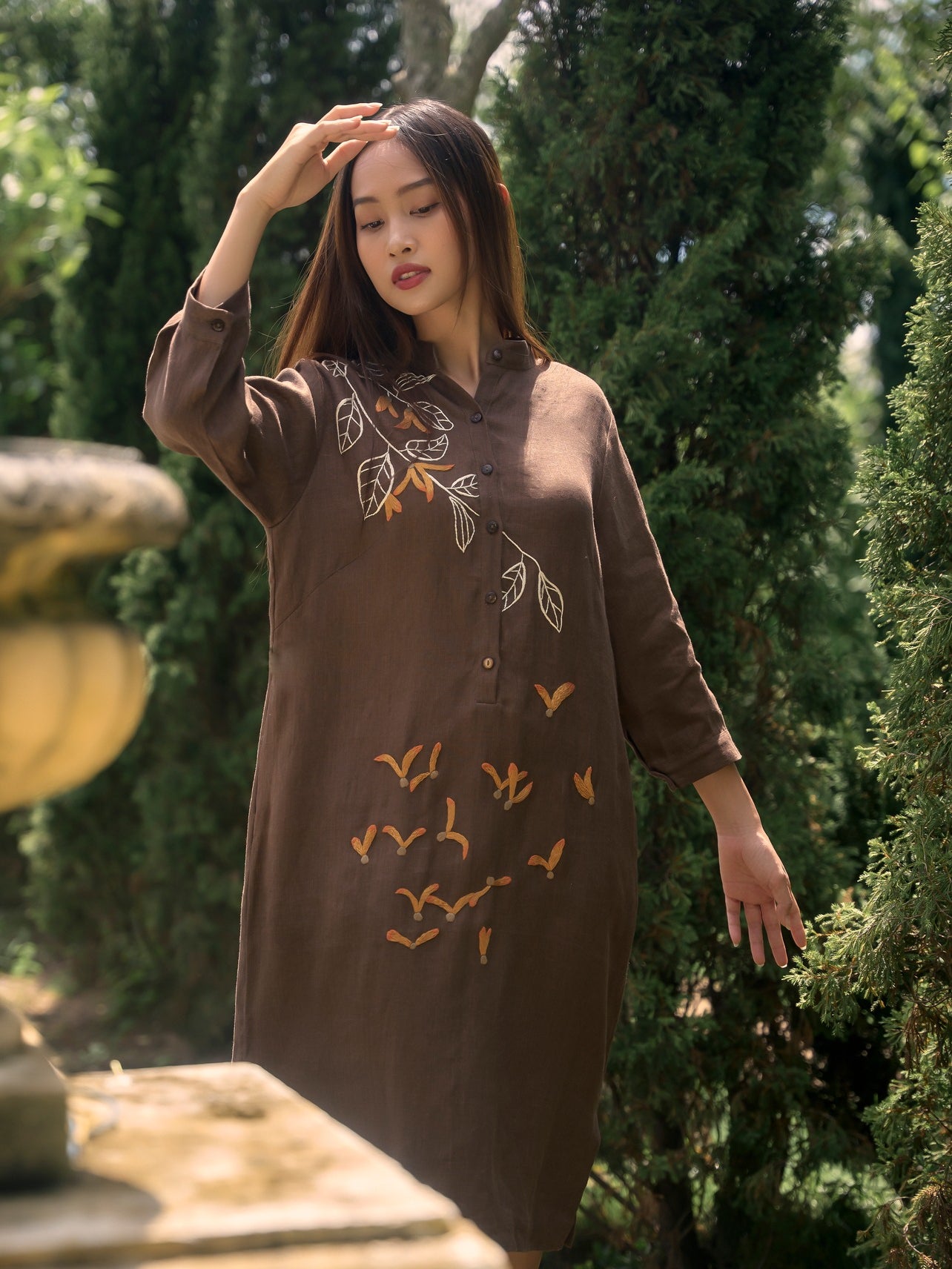 The dipterocarpus retusus embroidered linen dresses