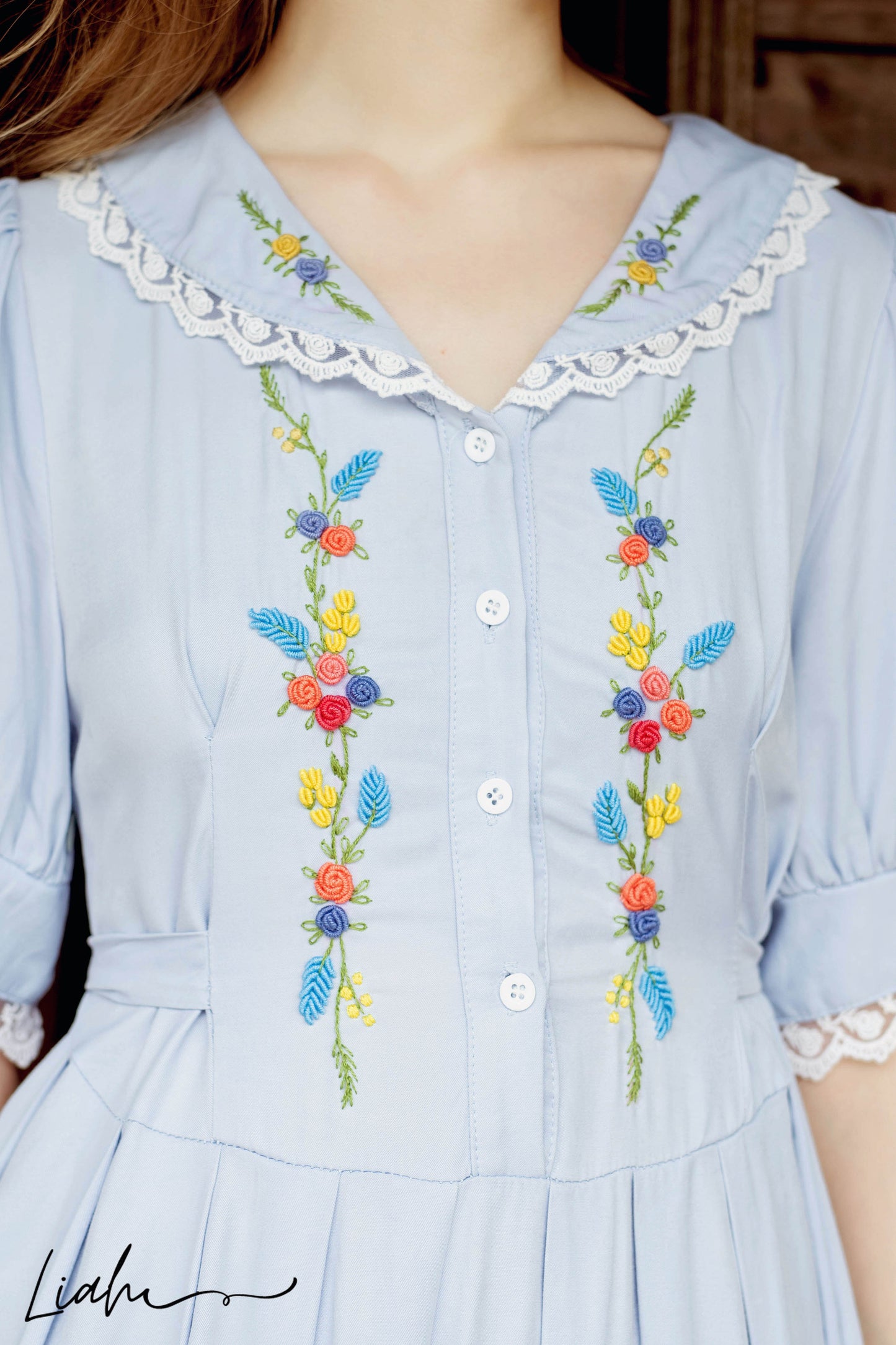 Wildflowers embroidered cotton dress