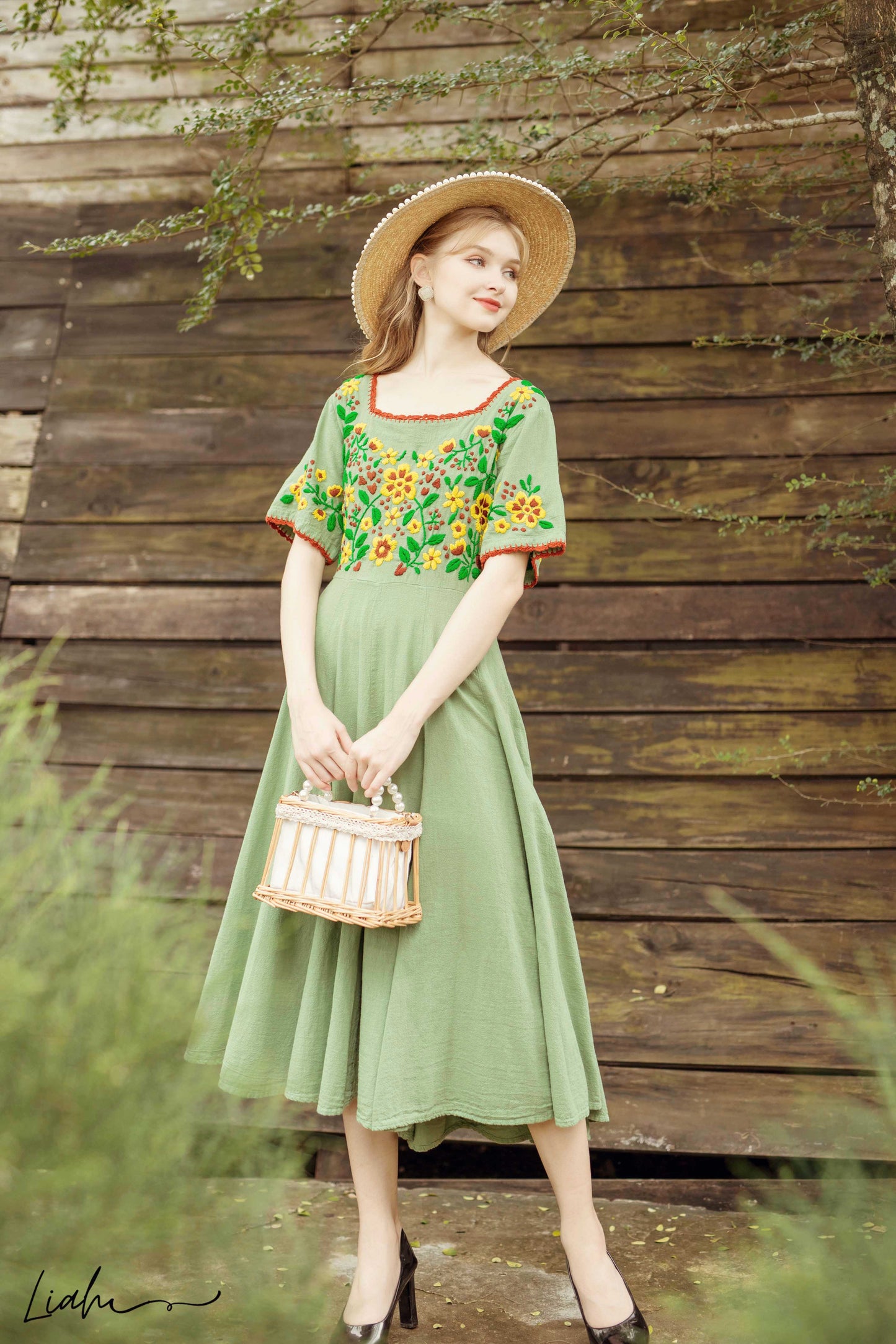 The floral embroidered linen dresses